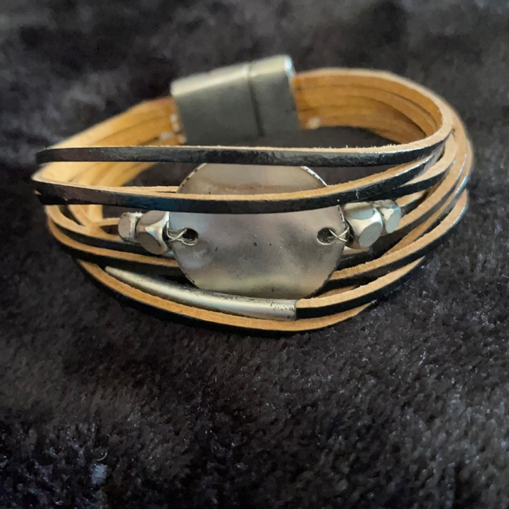 Leather bracelet